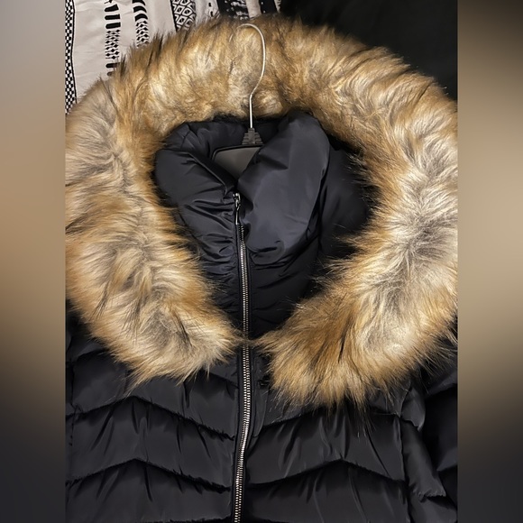 SOLD- Woman’s Winter Coat by Laundry - Picture 2 of 9